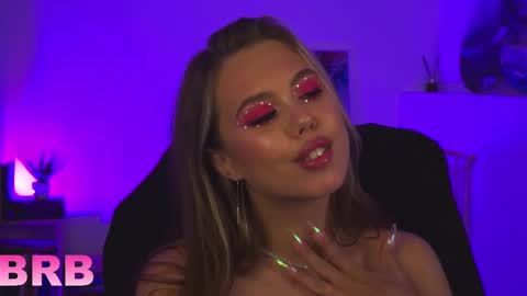 u love online show from February 27, 5:40 am