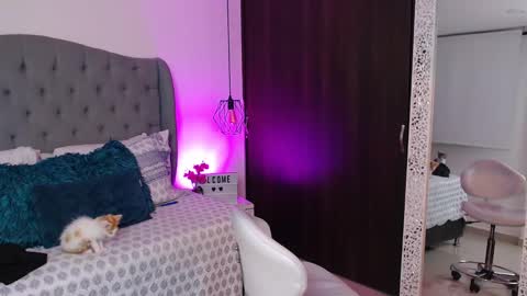 Mia Romanove online show from December 29, 3:54 am