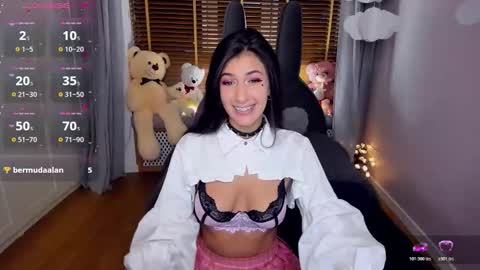 Snapshot of miasilk chatting on October 20, 4:01 pm Miayna Silk online show from October 20, 4:01 pm