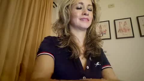 Snapshot of miasiren chatting on September 16, 3:30 am miasiren online show from September 16, 3:30 am