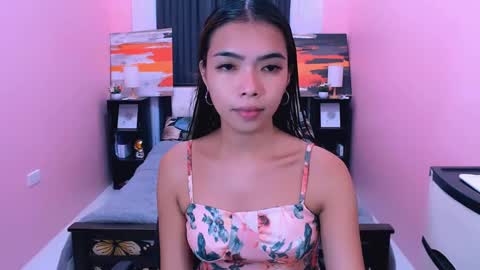 Pau and jence online show from May 11, 11:17 am