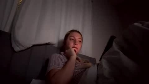 miasmith_001 online show from June 7, 3:22 am