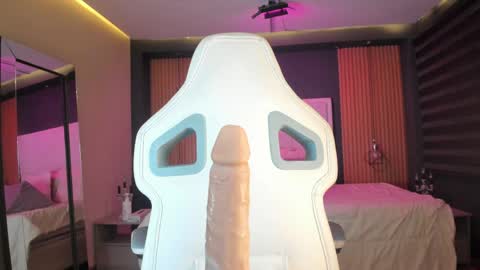 miatorres4 online show from April 16, 4:01 am