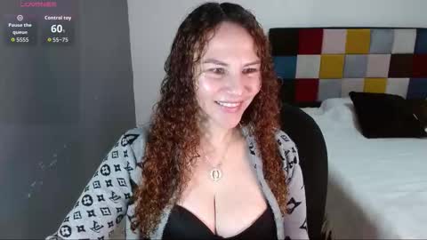 miavellvett online show from October 20, 10:26 pm