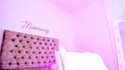 Snapshot of miavenuss_1 chatting on March 3, 8:32 pm Miavenuss 1 online show from March 3, 8:32 pm