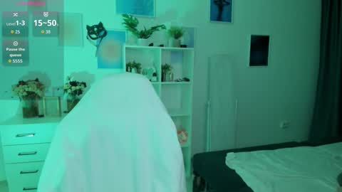 Mia online show from October 6, 3:24 am