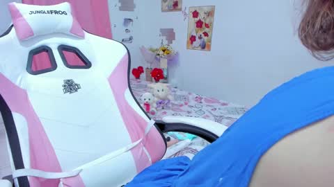 Snapshot of miavolkova_ chatting on January 17, 5:42 am Chloe online show from January 17, 5:42 am
