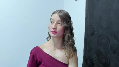 Snapshot of miavolkova_ chatting on September 20, 12:02 am Chloe online show from September 20, 12:02 am