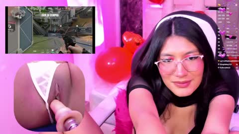 mia online show from February 5, 10:44 pm