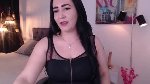 Snapshot of miawilson_1 chatting on January 11, 3:23 am Mia Wilson online show from January 11, 3:23 am