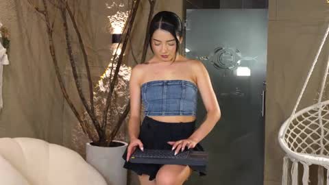 mia online show from March 2, 12:31 am