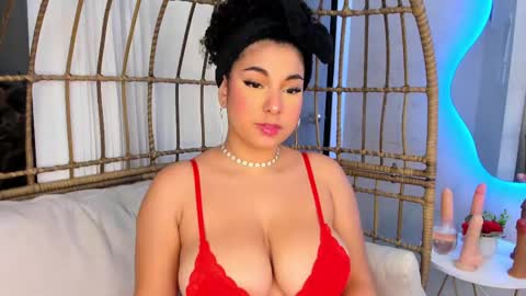 Mia online show from February 22, 3:23 am