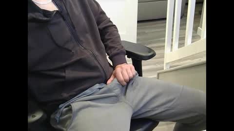 mic6969mic online show from April 2, 2:46 pm