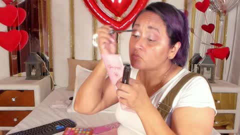 Snapshot of micaelahott_ chatting on February 25, 2:47 am micaelahott_ online show from February 25, 2:47 am