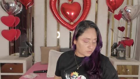 Snapshot of micaelahott_ chatting on February 24, 2:40 am micaelahott_ online show from February 24, 2:40 am