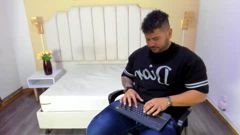 MICHAEL online show from November 28, 7:54 pm