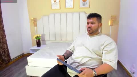 MICHAEL online show from November 19, 9:13 pm