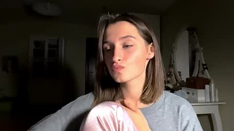 Emily online show from October 5, 4:25 pm