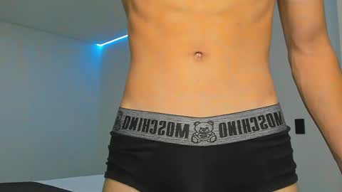 Snapshot of michael_twink18 chatting on February 2, 2:59 am Michael online show from February 2, 2:59 am