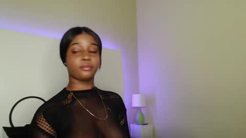 Snapshot of michaelacox chatting on September 15, 12:28 pm Michel online show from September 15, 12:28 pm