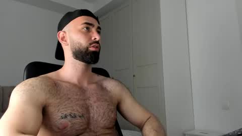 MichaelEvansx online show from March 31, 9:26 pm