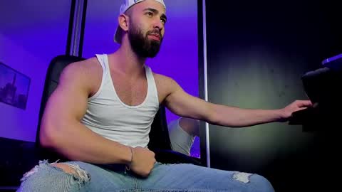 MichaelEvansx online show from February 26, 7:02 am