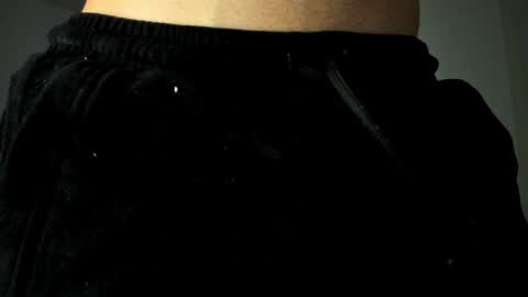 MichaelEvansx online show from May 11, 9:45 pm
