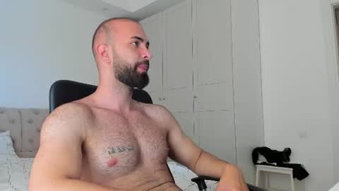 MichaelEvansx online show from June 26, 10:21 am