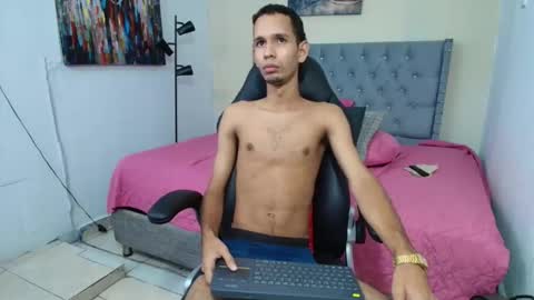 Snapshot of michaell_bellk_ chatting on October 16, 11:36 pm michaell_bellk_ online show from October 16, 11:36 pm