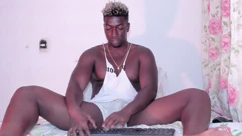 Snapshot of michaell_james chatting on December 29, 11:08 pm Michaell online show from December 29, 11:08 pm