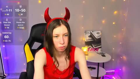 michele_mack online show from February 5, 6:13 am