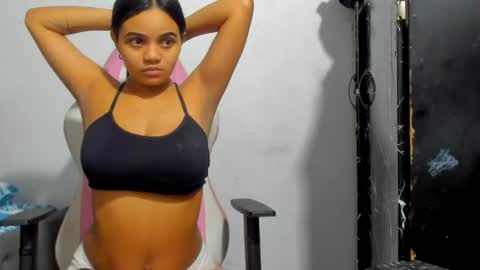 michell_smiths online show from August 9, 5:24 am