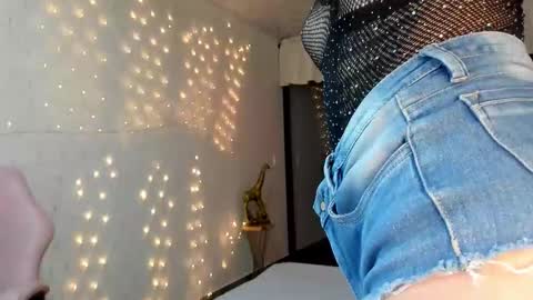 Michelle Ramirez online show from November 30, 4:52 am