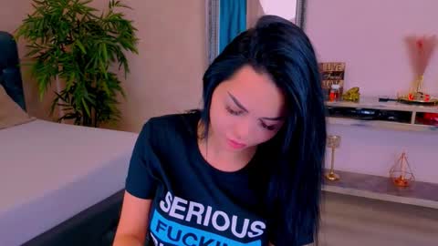 michellereys online show from October 17, 7:18 pm