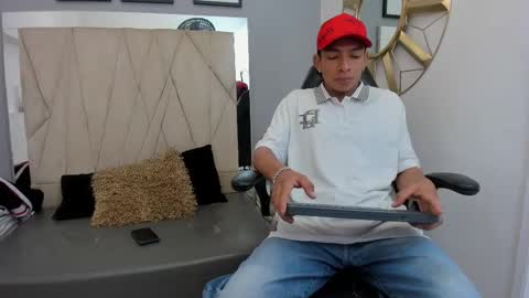 mickey online show from September 21, 7:18 pm