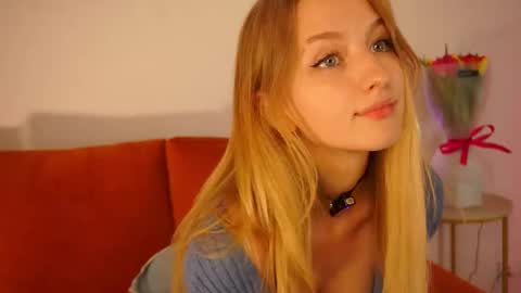 Snapshot of mickeydior chatting on March 9, 5:49 pm mickeydior online show from March 9, 5:49 pm