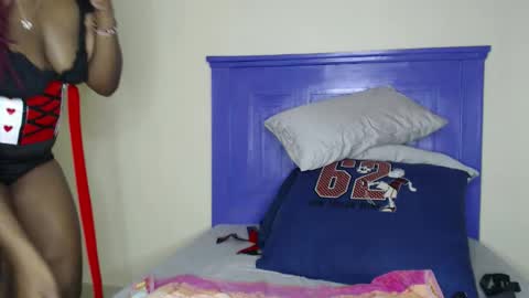 midnight_bloom online show from November 1, 8:35 am