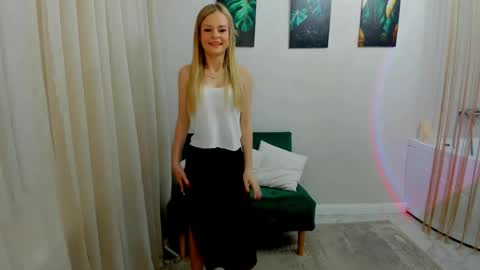 midnighteaura online show from May 23, 6:26 pm