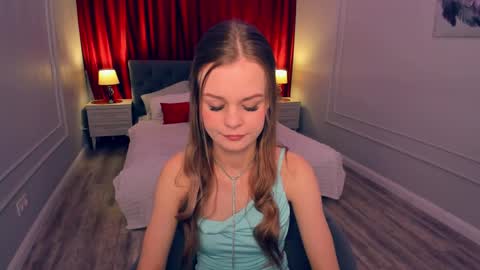 midnighteaura online show from April 1, 7:11 pm