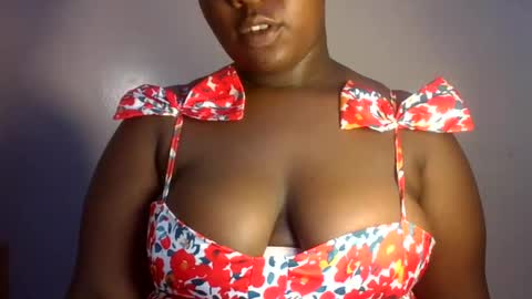 midnightt_curves online show from June 23, 2:12 pm