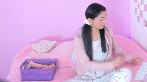 Snapshot of midori_bak_ chatting on February 6, 11:04 pm Sara online show from February 6, 11:04 pm