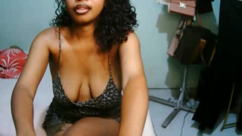 miel_07 online show from April 8, 7:39 pm