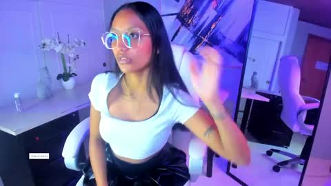 miel_ambar online show from April 27, 12:46 pm