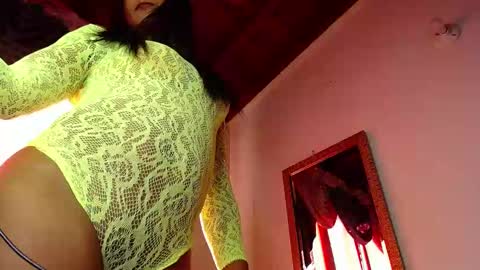 mielsquirt online show from February 15, 1:27 pm