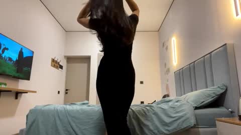 Mia online show from November 24, 3:22 pm