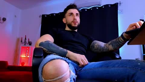 MightyAaron online show from February 26, 1:25 pm