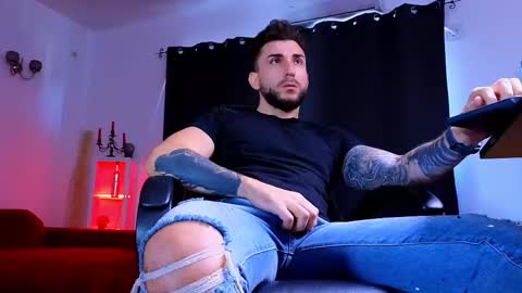 MightyAaron online show from October 22, 8:17 am