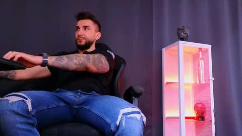 MightyAaron online show from March 5, 9:27 am