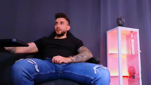 MightyAaron online show from March 2, 9:10 am