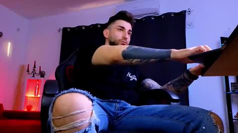 MightyAaron online show from March 13, 4:49 am